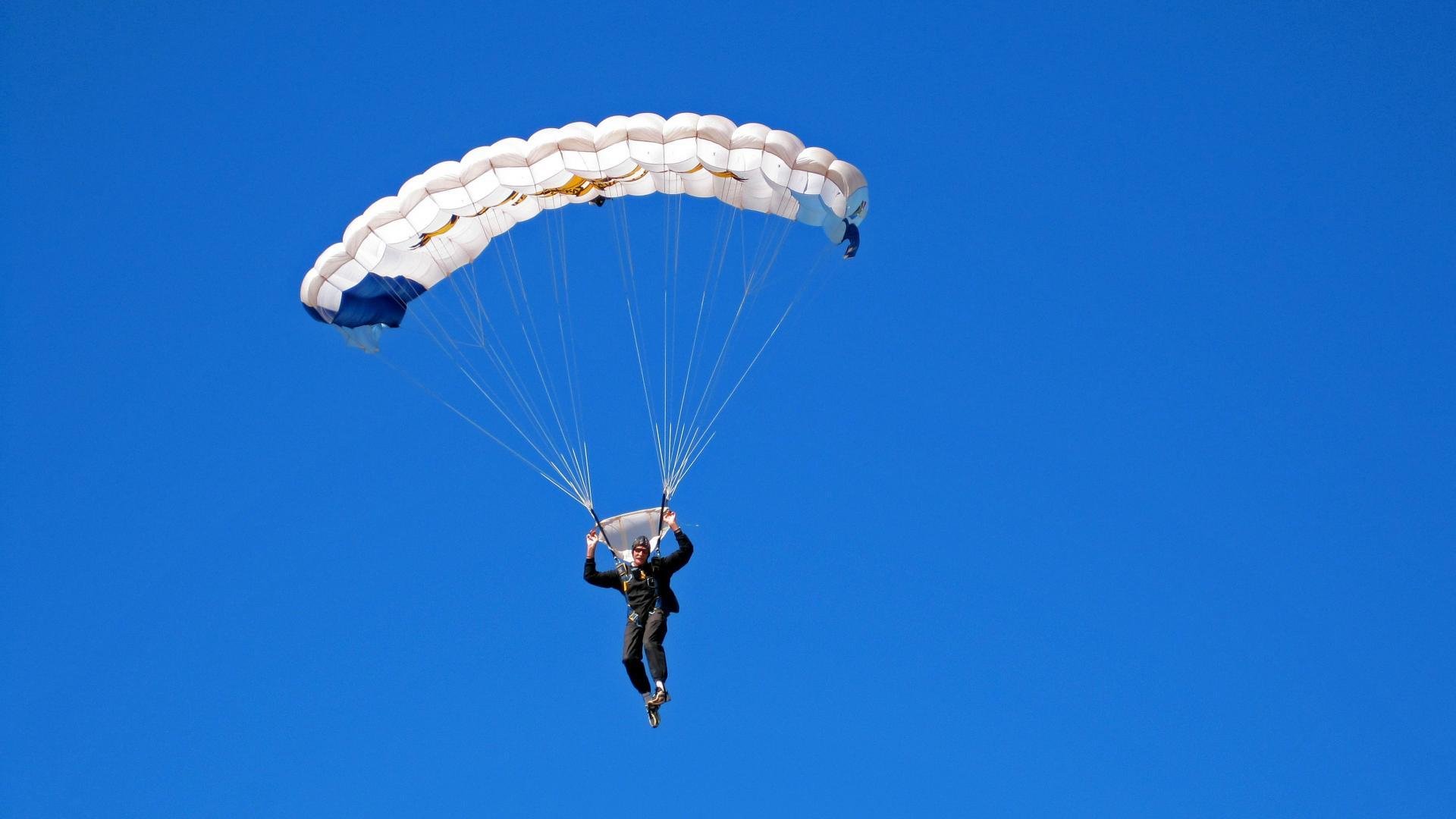 穆雷官方宣布锐不可当新规，西班牙队引发争议！赛场气氛高涨